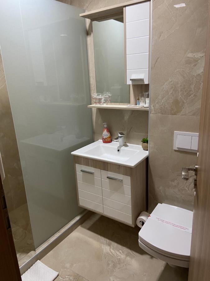 Hotel New Milenium Lukavac 外观 照片