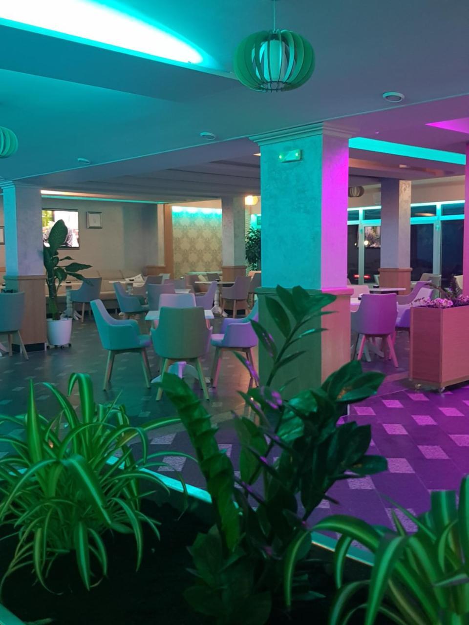 Hotel New Milenium Lukavac 外观 照片